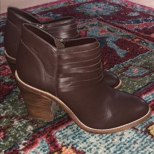Loeffler Randall Brown bootie sz 8.5